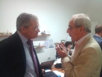 Nella foto, da sinistra, il sen. Stefano Pedica e il sindaco Franco Scoditti.