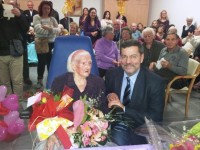 Nonna Lucia con il sindaco Consales.