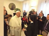 Papa parla con Una suora