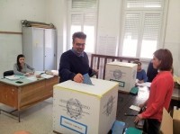 Matarrelli vota.
