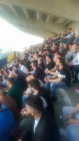 Nella foto la tribuna dello stadio di Mesagne finalmente stracolma di gente.