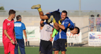 Al fischio finale dell'arbitro l'argentino Pascual porta in trionfo Bruno Denisi.