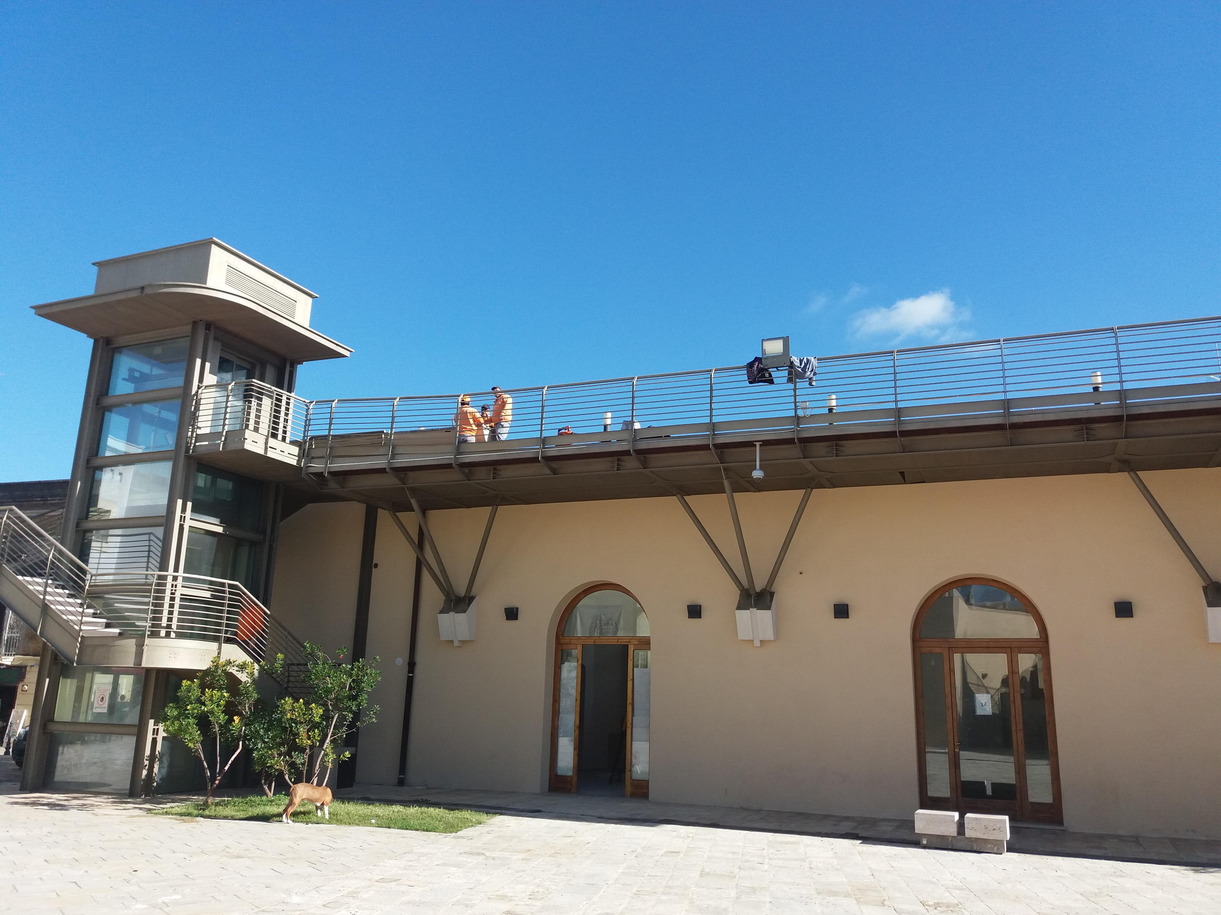 operai-impianto-irriguo-ex-piazza-commestibili
