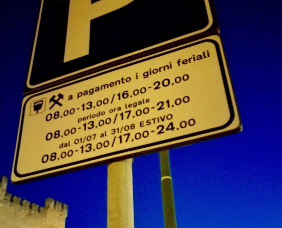 segnalwe strisce blu