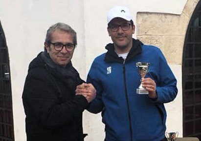 Luigi Pisoni viene premiato.