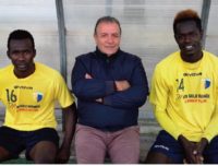 Il presidente Vincenzo Todisco tra Ibrahima e Pape