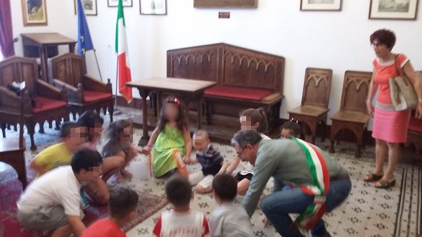 sindaco e bambini