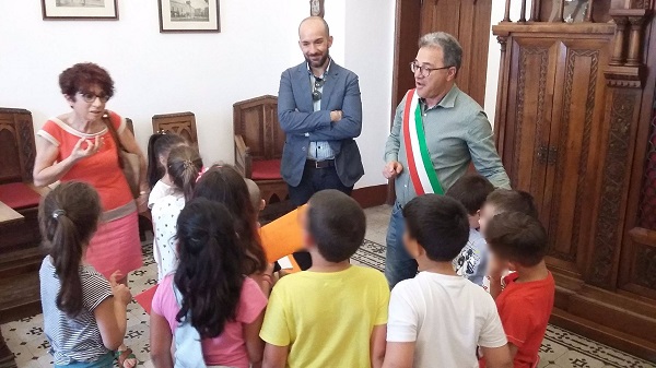 sindaco e bambini2