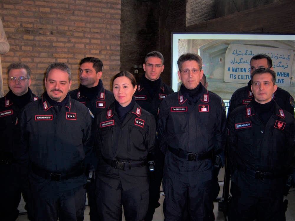caschi-blu-Bellanova ultimo a destra