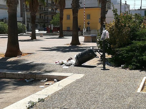 rione grutti spazzatura2
