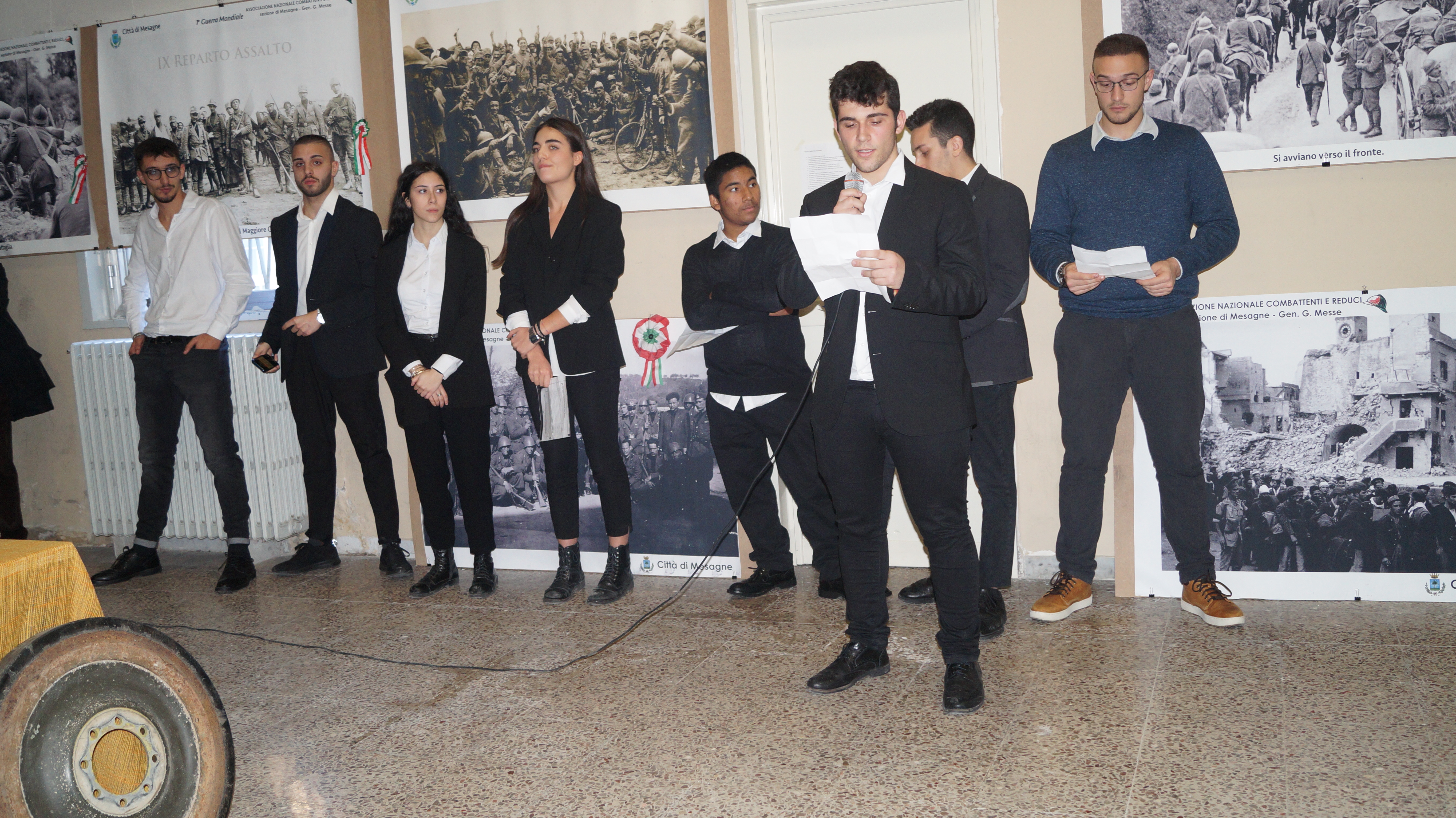 ragazzi leggono