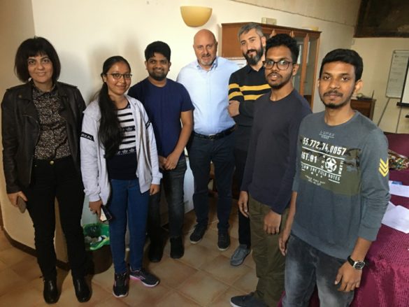 studenti-indiani-con-mimmo-distante-docente-e-ricercatore-di-computer-vision_al-centro8949943107512743730.