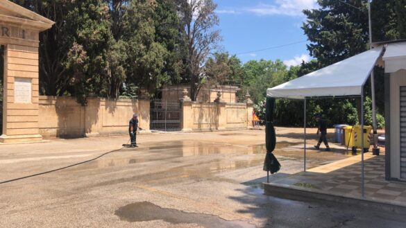 cimitero sporcato6