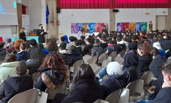 Fasano. I Carabinieri incontrano gli studenti 01
