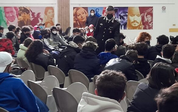 Fasano. I Carabinieri incontrano gli studenti 03