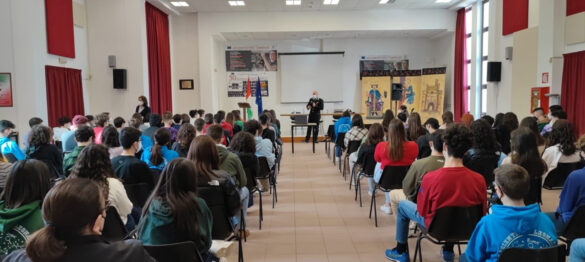 San Vito dei Normanni, 6.4.2022. I Carabinieri incontrano gli studenti 02
